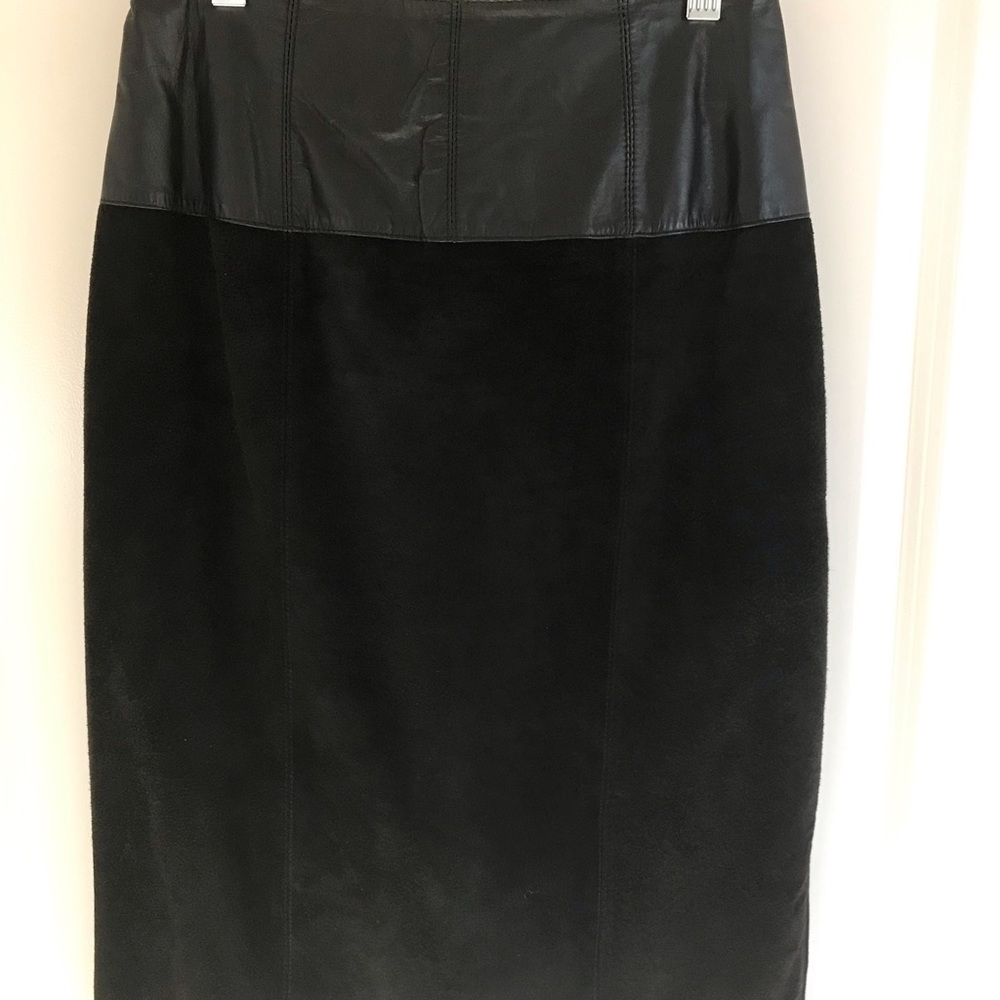 NEW, LADIES BLACK SUEDE SKIRT WITH LEATHER WAIST